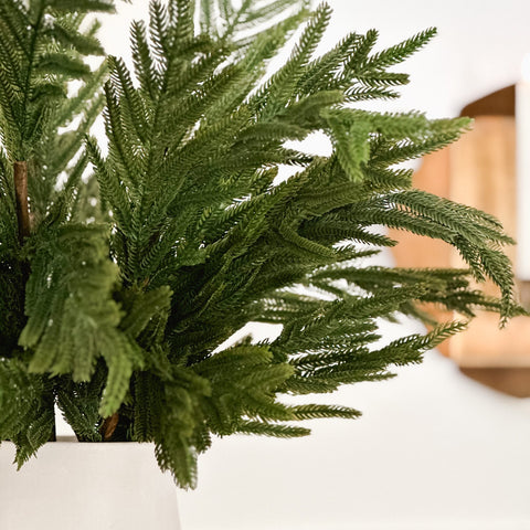 Holiday Garland & Greenery